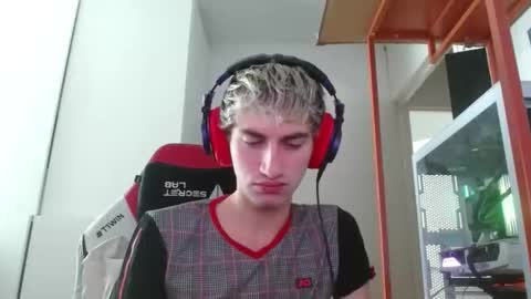 Young4Daddy online show from April 27, 12:03 pm