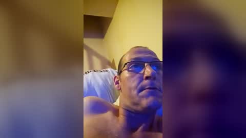 guigz0038 online show from June 22, 12:17 am