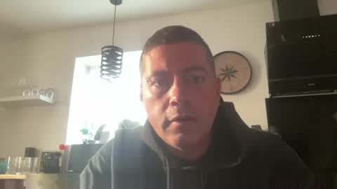 Snapshot of guil0 chatting on September 10, 9:43 am guil0 online show from September 10, 9:43 am