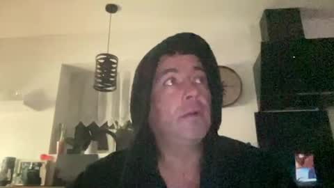 Snapshot of guil0 chatting on October 8, 7:14 am guil0 online show from October 8, 7:14 am