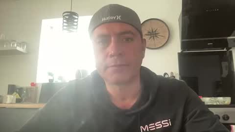 Snapshot of guil0 chatting on September 24, 11:17 am guil0 online show from September 24, 11:17 am
