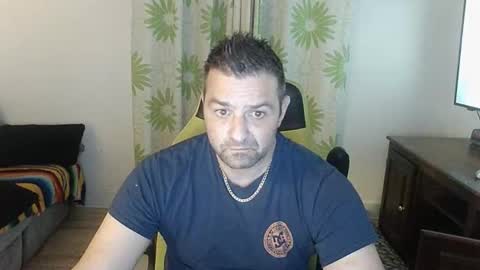 guillaume666286050 online show from May 3, 3:23 am