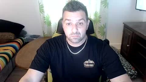 guillaume666286050 online show from May 17, 10:02 am