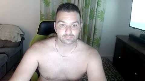 guillaume666286050 online show from June 7, 4:28 am