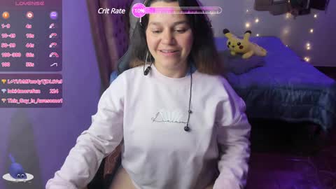 Snapshot of guinivere_blake chatting on February 5, 7:29 am Hello Im Julieta Im 25 years old welcome to my room have fun and be happy. online show from February 5, 7:29 am