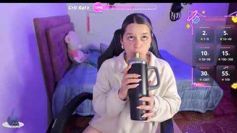 Snapshot of guinivere_blake chatting on September 25, 2:40 am Hello Im Julieta Im 25 years old welcome to my room have fun and be happy. online show from September 25, 2:40 am