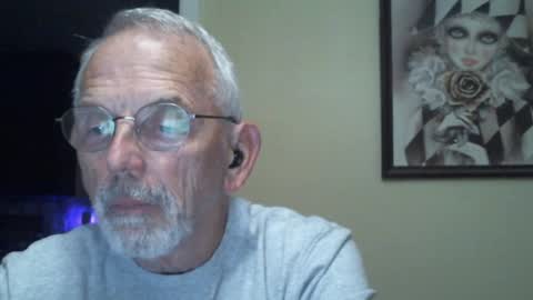 Snapshot of gulfcoast1952 chatting on December 4, 1:03 pm Roy online show from December 4, 1:03 pm