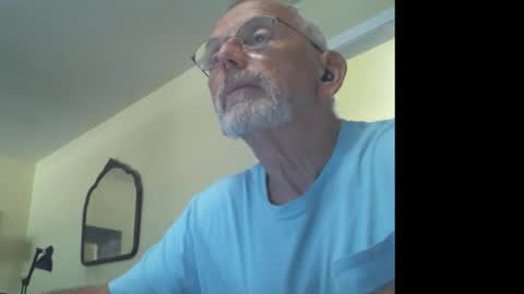 Snapshot of gulfcoast1952 chatting on October 14, 3:26 pm Roy online show from October 14, 3:26 pm