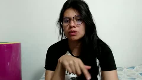 Vane blonde and Hazell black hair online show from February 15, 5:55 pm