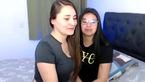 Vane blonde and Hazell black hair online show from December 19, 2:23 am