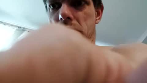 gunnarssonbenni33 online show from April 18, 8:53 pm