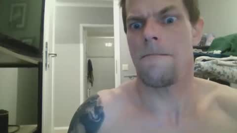 gunnarssonbenni33 online show from April 10, 12:49 am