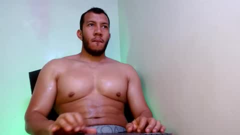 holl latino online show from March 28, 6:42 pm