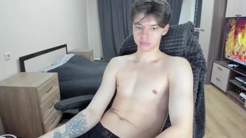 guy_liam1 online show from February 10, 7:44 am