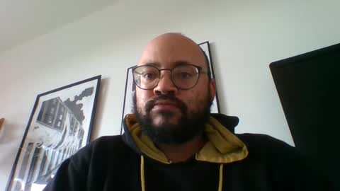 Snapshot of guy_wood15 chatting on February 6, 11:09 am guy_wood15 online show from February 6, 11:09 am