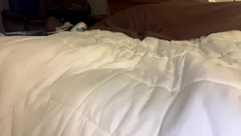 Snapshot of guyatx chatting on October 15, 4:27 am guyatx online show from October 15, 4:27 am