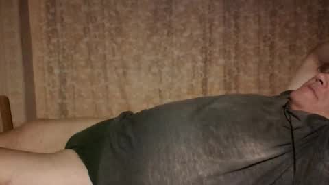 Snapshot of guyboy73 chatting on September 17, 2:37 am guyboy73 online show from September 17, 2:37 am
