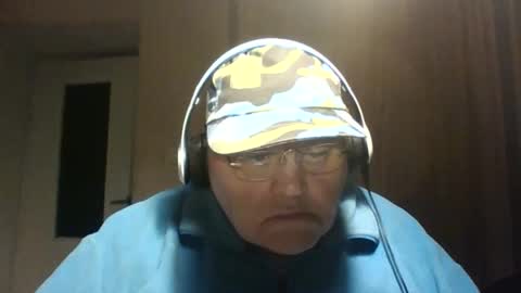 Snapshot of guyboy73 chatting on October 12, 2:26 am guyboy73 online show from October 12, 2:26 am