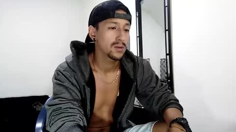 Snapshot of guykarim chatting on January 26, 3:38 am karim online show from January 26, 3:38 am