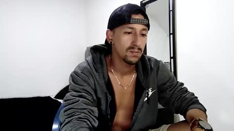 Snapshot of guykarim chatting on January 13, 3:34 am karim online show from January 13, 3:34 am