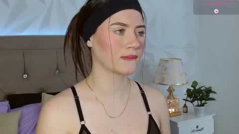 Gwen Drew online show from January 17, 1:53 pm