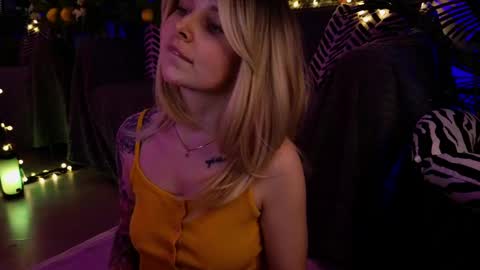 gwenhilton online show from February 13, 11:50 am