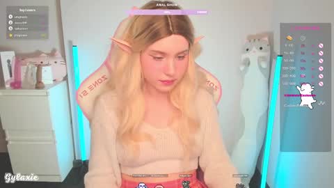 Snapshot of gylaxie chatting on March 1, 3:05 pm online show from March 1, 3:05 pm