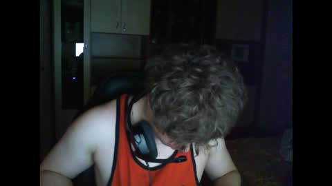 gymguy0505 online show from December 15, 10:50 pm