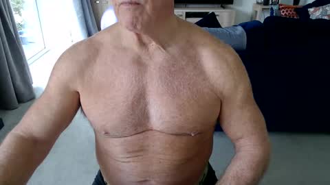 Snapshot of gymguyuk28 chatting on February 26, 12:27 pm Gymguy online show from February 26, 12:27 pm
