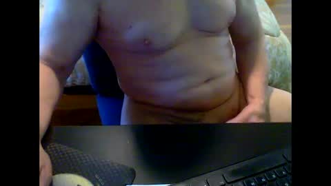 Snapshot of gymratt01 chatting on September 18, 5:28 pm gymratt01 online show from September 18, 5:28 pm