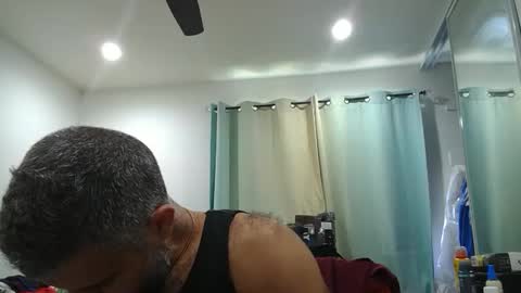 h0nest84 online show from October 4, 5:44 pm