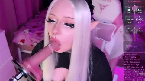 Molly and  PVT 42TKMIN 3 help us get 100 likes online show from April 24, 9:28 pm