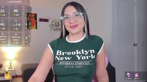 Snapshot of h3y_mia3 chatting on March 7, 7:08 am Paulina online show from March 7, 7:08 am