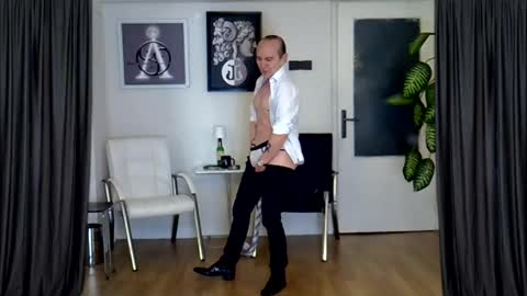 H. Blackwood online show from April 16, 5:35 pm