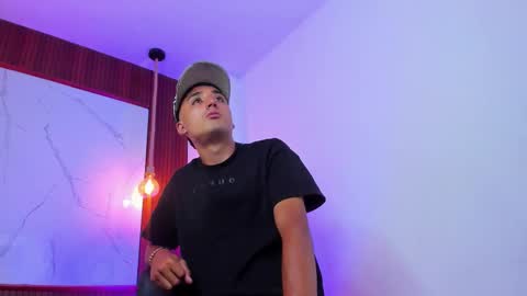 Hadrian Torres online show from March 12, 3:16 pm