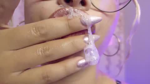 Haely online show from March 7, 2:22 am