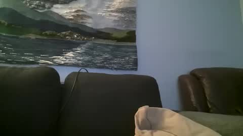 Snapshot of hairiestbear chatting on February 9, 8:21 am Hairiest Bear online show from February 9, 8:21 am