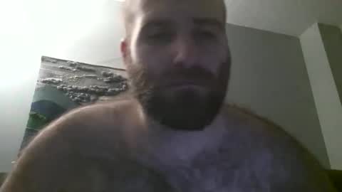 Snapshot of hairiestbear chatting on January 19, 7:36 am Hairiest Bear online show from January 19, 7:36 am