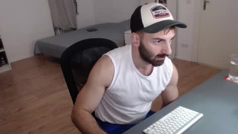 Snapshot of hairy_superman chatting on October 14, 9:07 pm hairy_superman online show from October 14, 9:07 pm