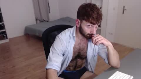 Snapshot of hairy_superman chatting on October 19, 10:14 pm hairy_superman online show from October 19, 10:14 pm