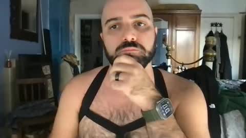 Snapshot of hairyleatherguy chatting on September 30, 12:15 pm Hairy Guy online show from September 30, 12:15 pm