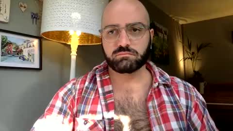 Snapshot of hairyleatherguy chatting on September 25, 12:12 pm Hairy Guy online show from September 25, 12:12 pm