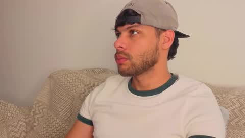 Independent       model  online show from January 18, 7:23 pm