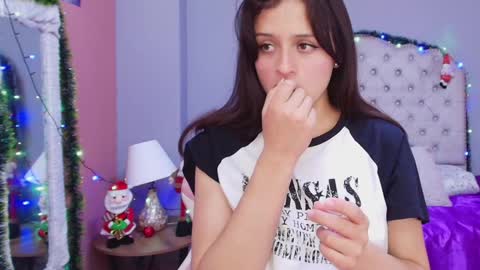 haleyreyes online show from December 21, 10:40 pm