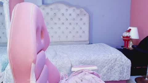 haleyreyes online show from January 11, 7:05 pm