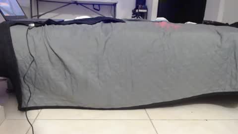 halfenaked17 online show from November 23, 12:41 am