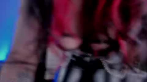 halley_ravenn online show from June 9, 8:52 pm
