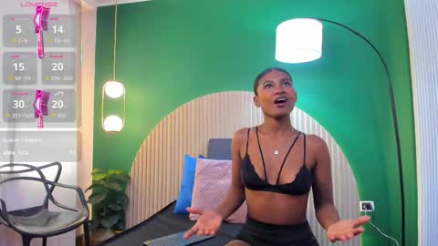 Halley Lorens online show from March 19, 4:34 pm