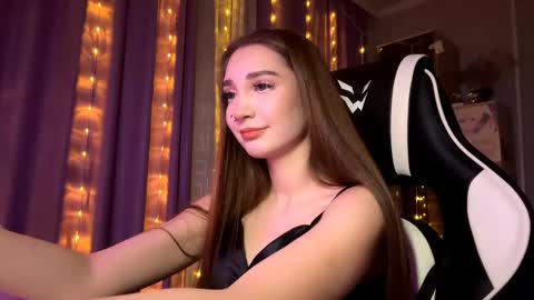 Holly online show from January 10, 7:30 pm