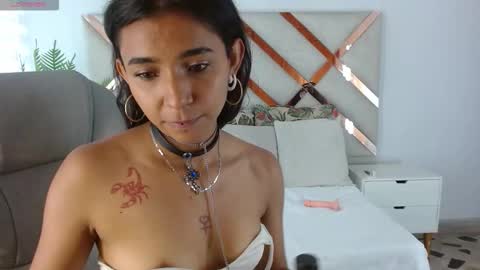 hamber_reyes online show from September 25, 1:40 pm